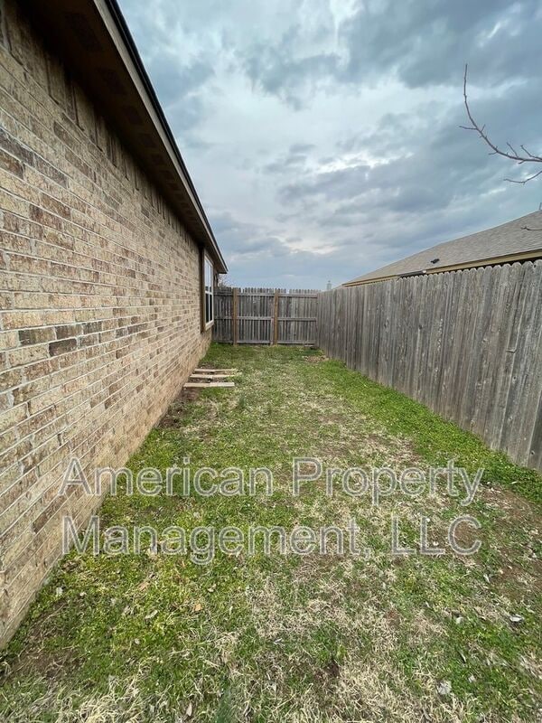 Building Photo - 13046 E 133rd Pl N