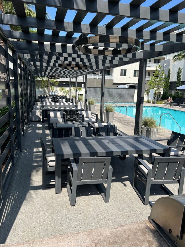 Building Photo - Upscale Living 2 Bed 2 Bath Condo in Anahe...