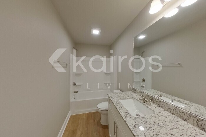 Building Photo - 13778 Pinyon Dr