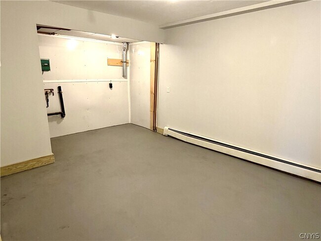 Building Photo - 14 Pond Path