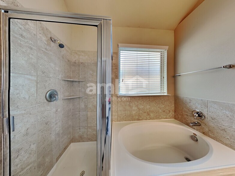 Building Photo - 7446 Durango Creek Dr