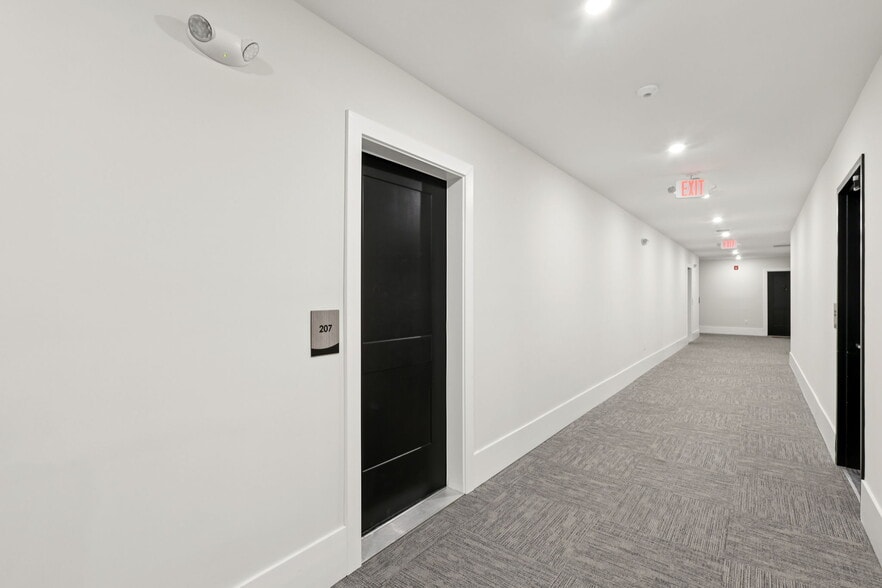 Unit 207 - 215 2nd Ave