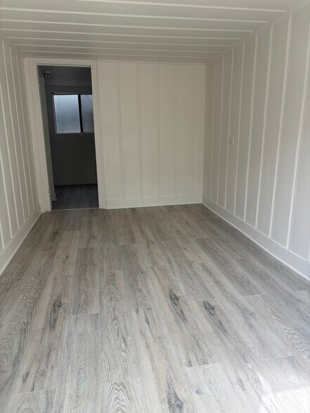 Building Photo - 325 35th St