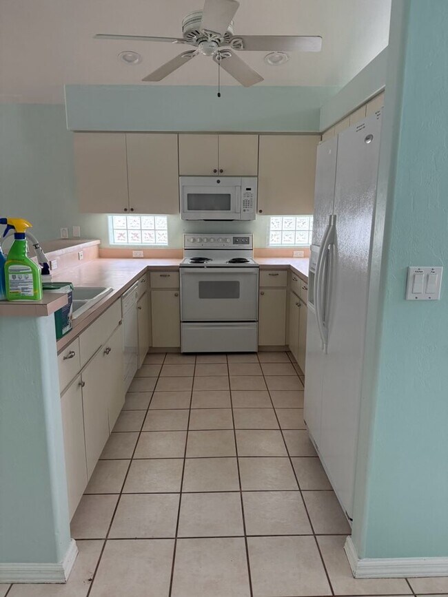 Building Photo - Gulf access community