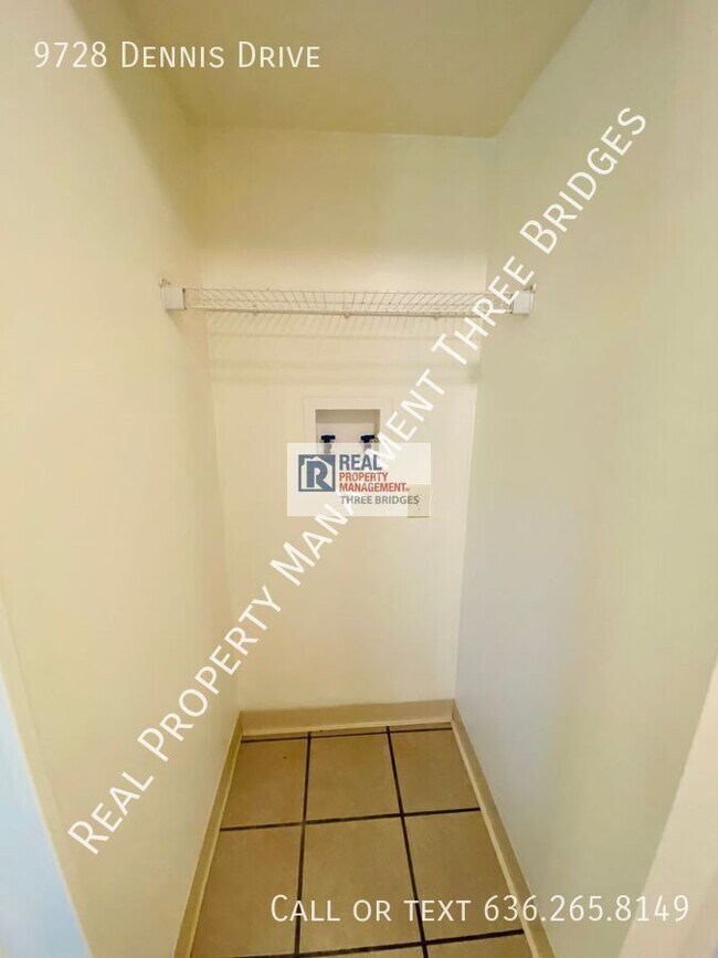 Building Photo - 9728 Dennis Dr