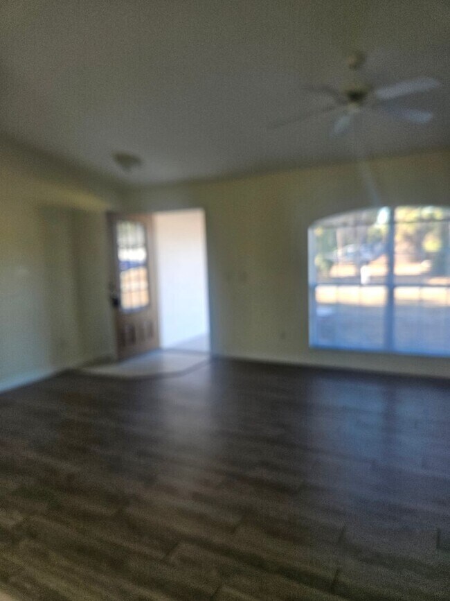 Building Photo - 7450 Blutter Rd