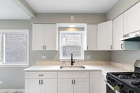 Building Photo - 2457 W 69th St