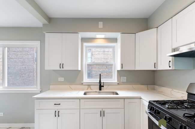 Building Photo - 2457 W 69th St