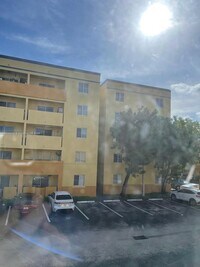 Building Photo - 8270 SW 149th Ct