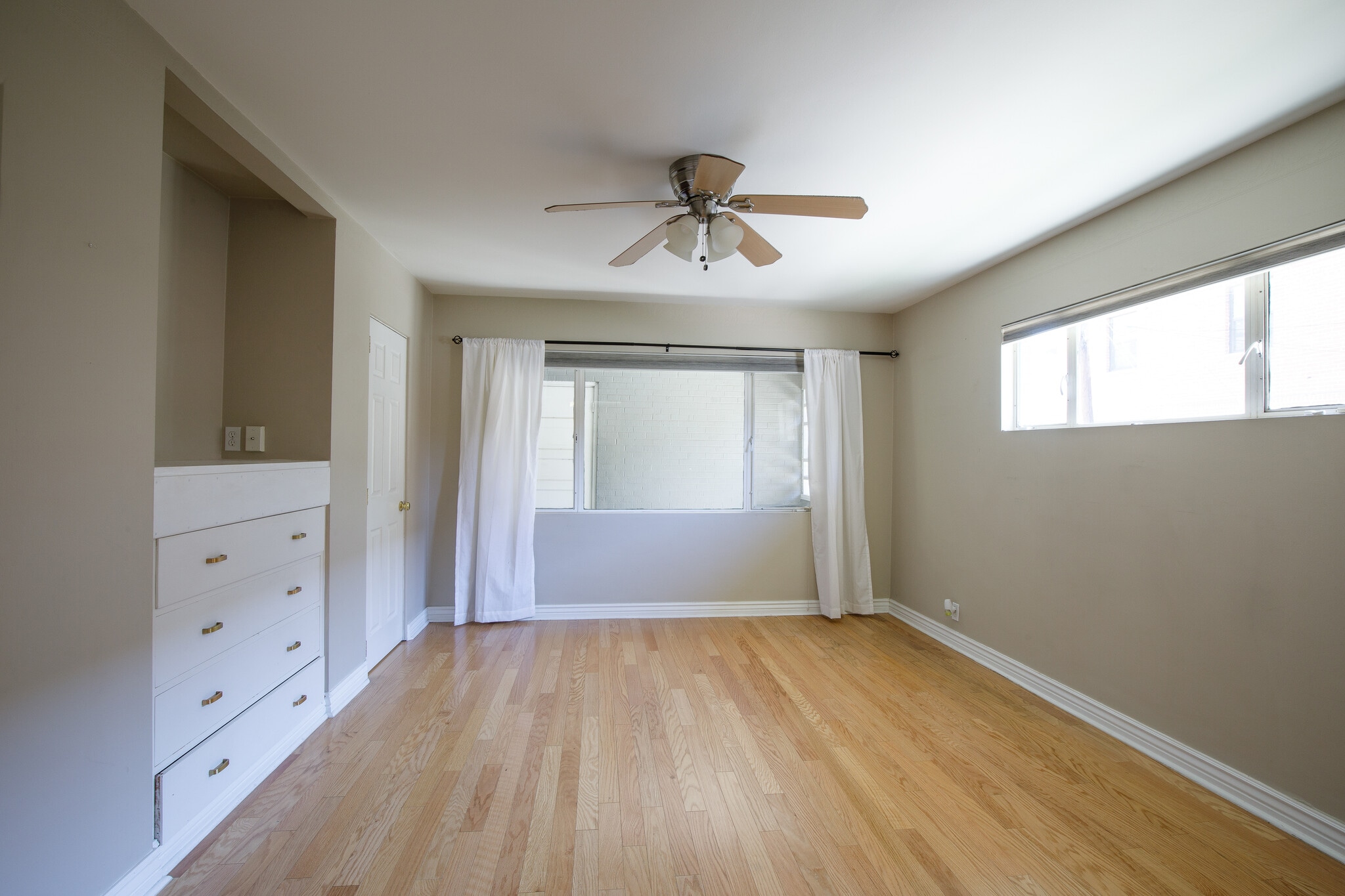Bedroom 1 - 543 W Coronado Rd