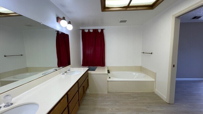 Building Photo - 228 Puddingstone Rd