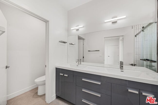 Building Photo - 11255 Hatteras St