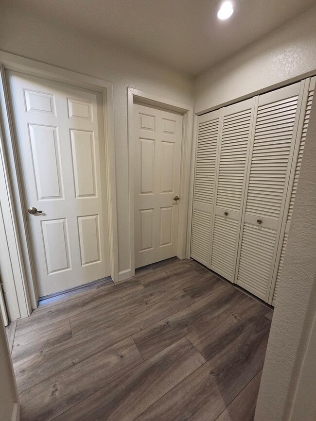 Building Photo - REDUCED!!!