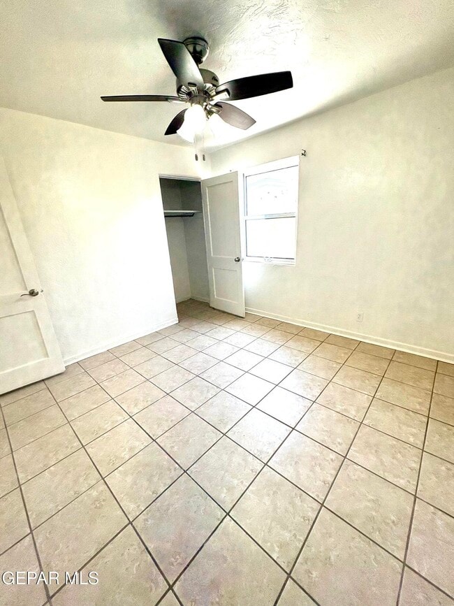 Building Photo - 517 Bataan Cir