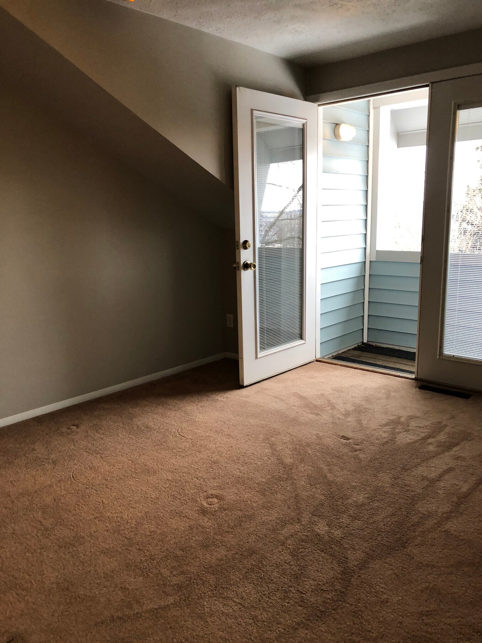 Building Photo - 2325 Sierra St