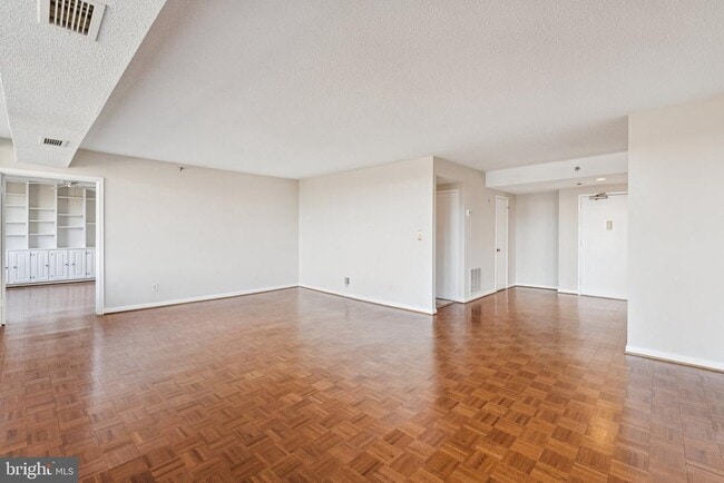 Building Photo - 3709 S George Mason Dr