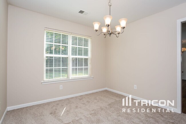 Building Photo - 130 Creek Way