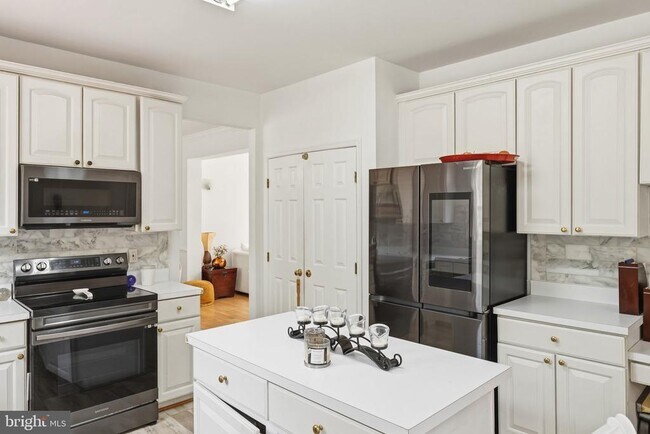 Building Photo - 7887 Cranford Farm Cir