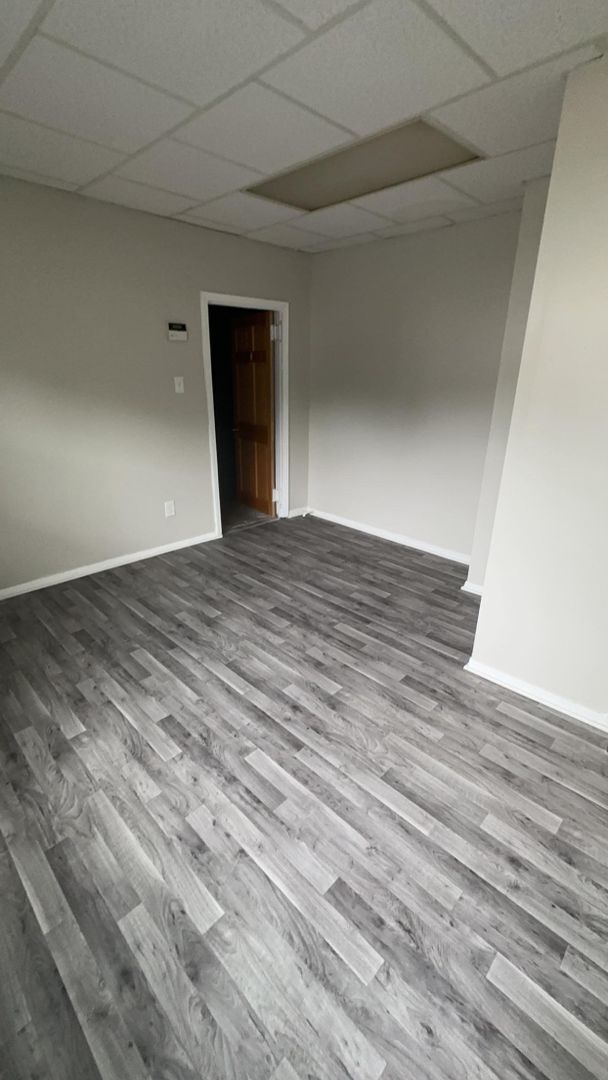 Building Photo - Remodeled 4-Bedroom, 1-Bathroom Home with Large Garage – $1,550/Month | Accepting Section 8