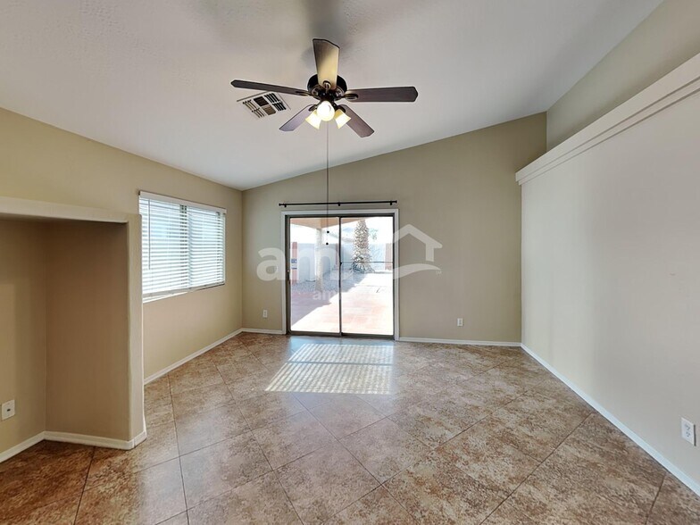 Building Photo - 9029 W Avalon Dr