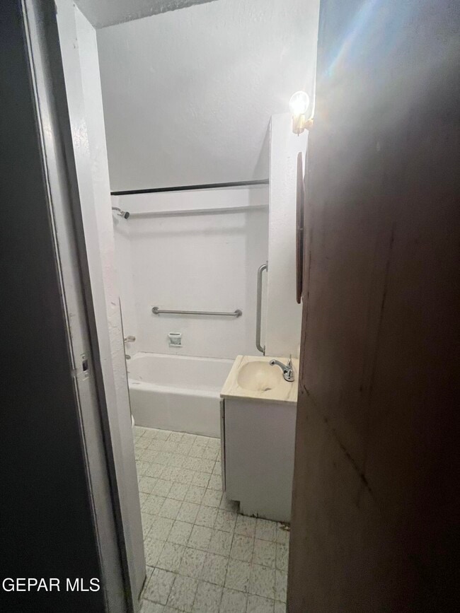 Building Photo - 6389 Salas Ln