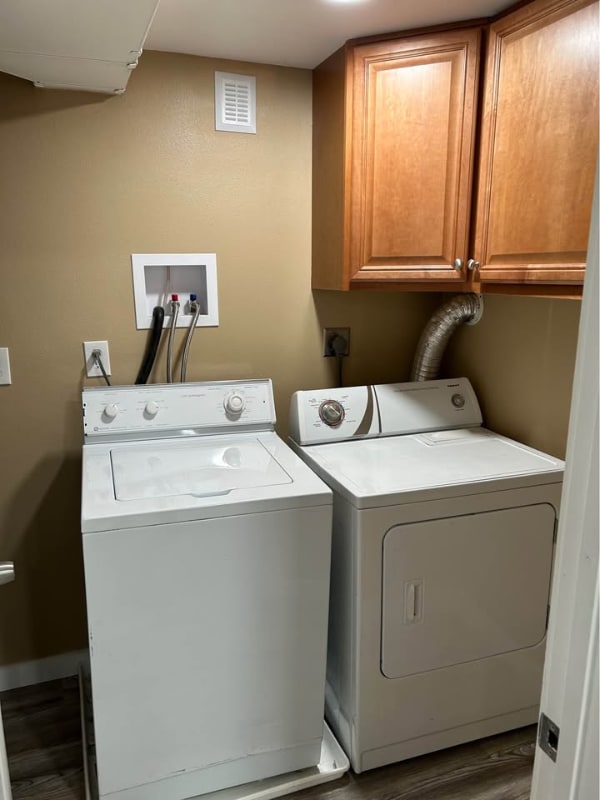 Building Photo - 702 E 21st Pl