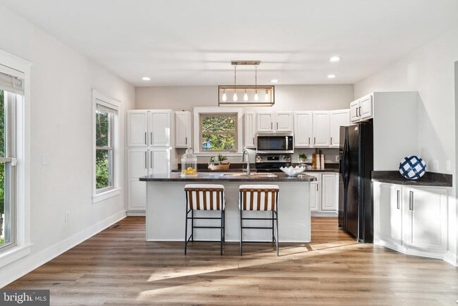 Building Photo - 4922 Lerch Dr