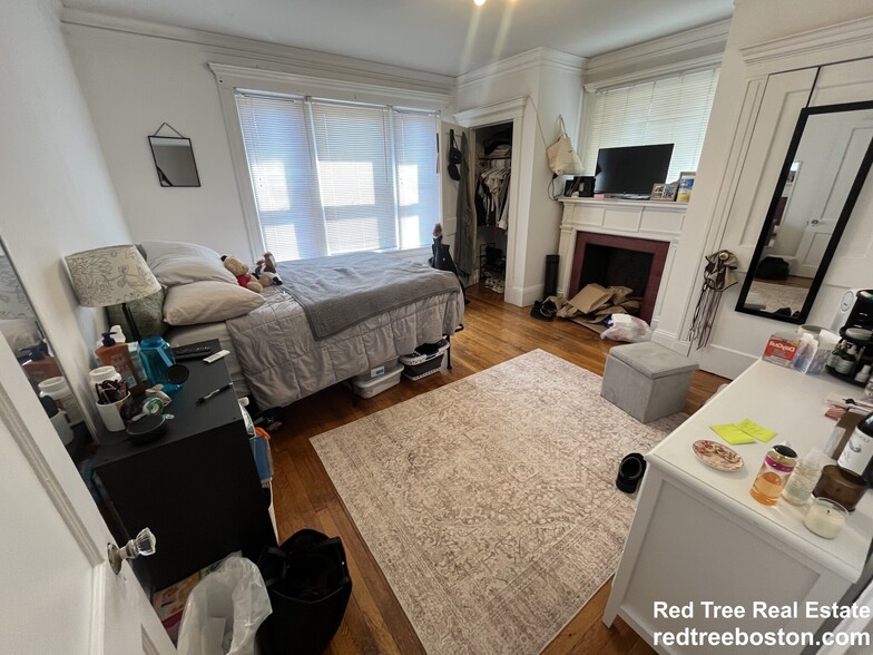 Apt 17 - 458 Park Dr