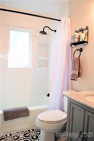 Building Photo - 201 Gamble St