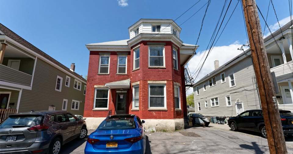 Building Photo - 4 Columbia St