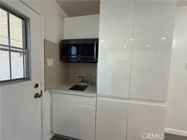 Building Photo - 2528 Whitney Dr