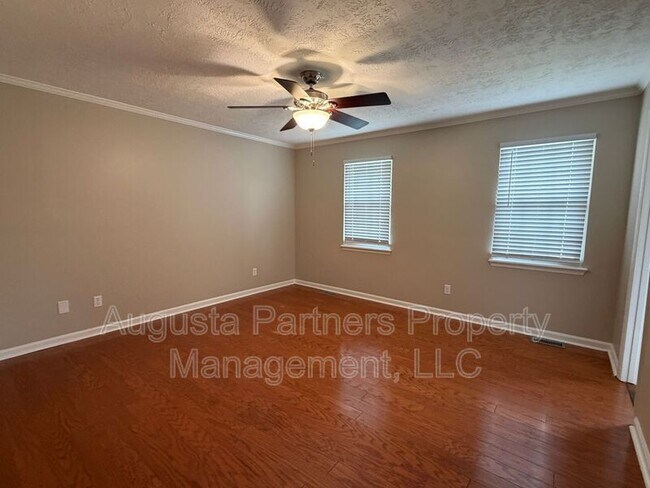Building Photo - 193 Amelia Dr W