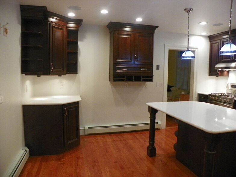 Building Photo - 419 Lippincott Ave