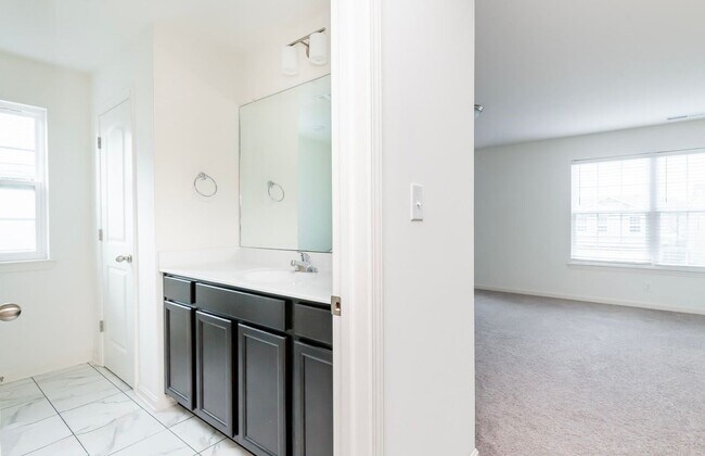 Building Photo - Caswell Springs - 4 bed, 3 full bath home
