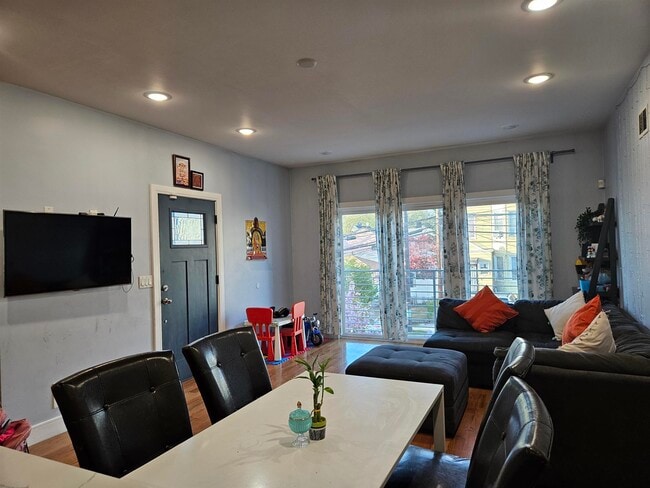 Building Photo - 251 Manhattan Ave