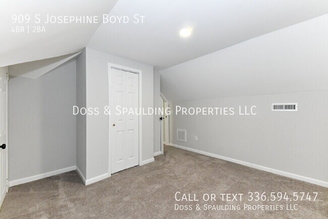 Building Photo - 909 S Josephine Boyd St