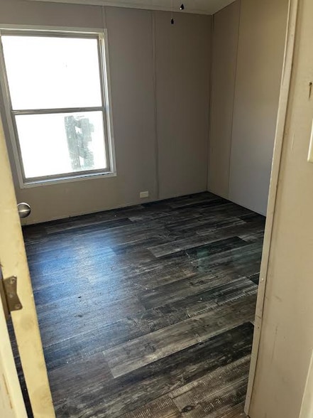 Building Photo - 411 Medford St