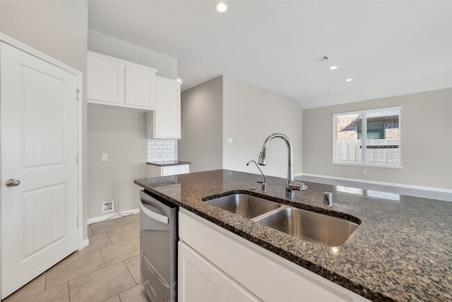 Building Photo - 5810 Metaphor Wy