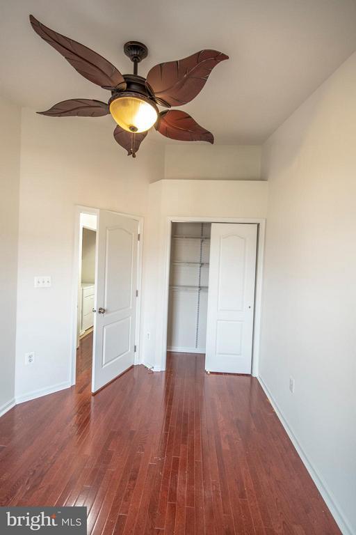 Building Photo - 23119 Sunbury St