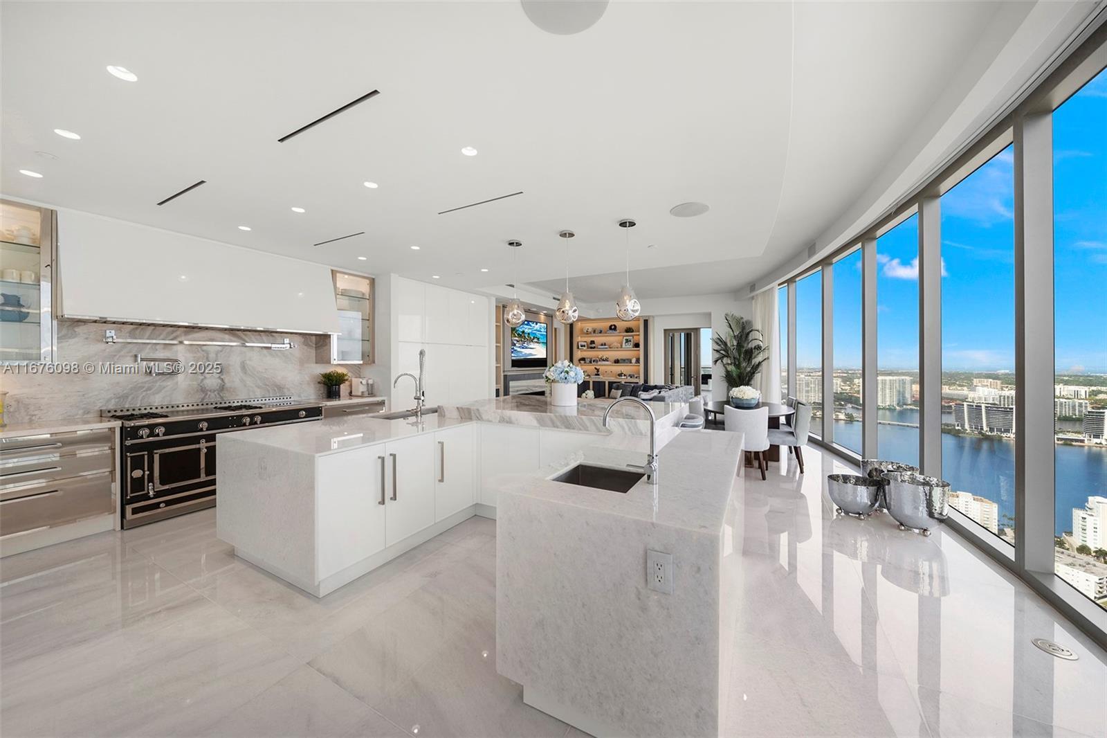 Building Photo - 17901 Collins Ave