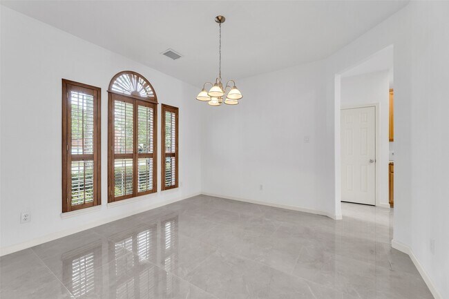 Building Photo - 24523 Rathford Ct