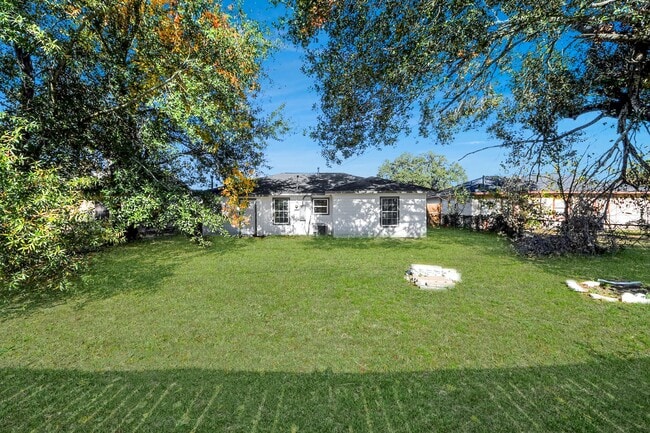 Building Photo - 3926 Florinda St