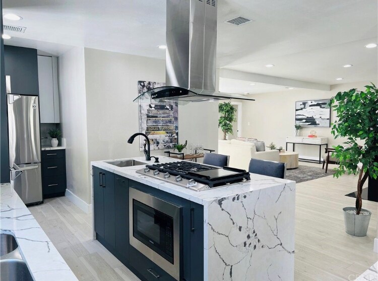 Building Photo - 11516 La Maida St