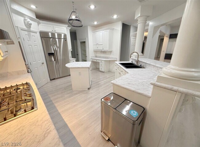 Building Photo - 4875 Impressario Ct