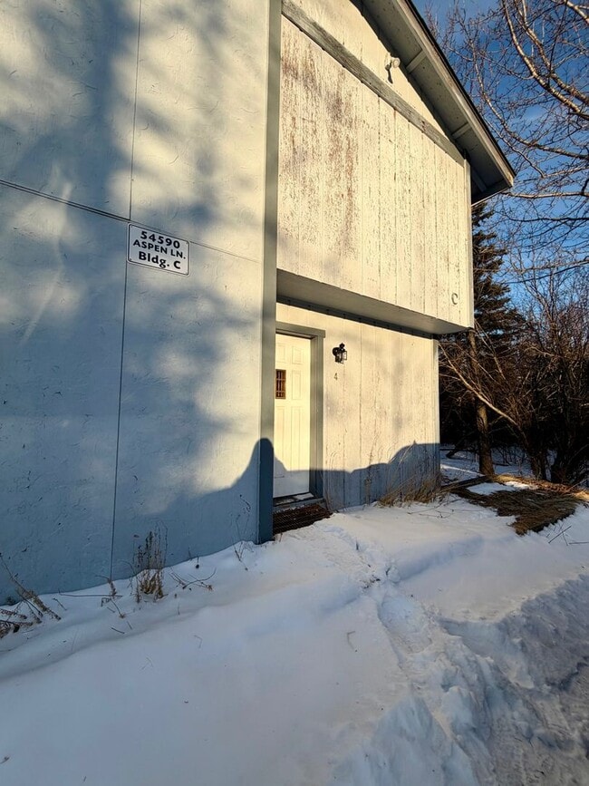 Building Photo - 54590 Aspen Ln