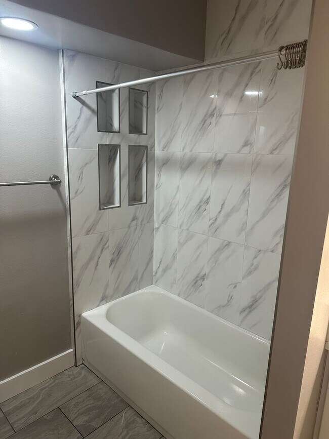 Building Photo - Beautifully Remodeled 4-Bedroom, 2-Bathroom Single-Family Home