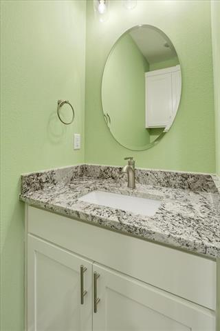 Building Photo - 806 S Newsom St