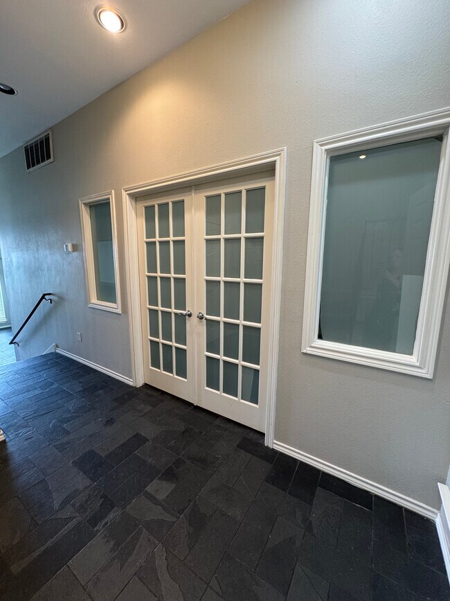 Building Photo - 2918 Ranch Rd 620