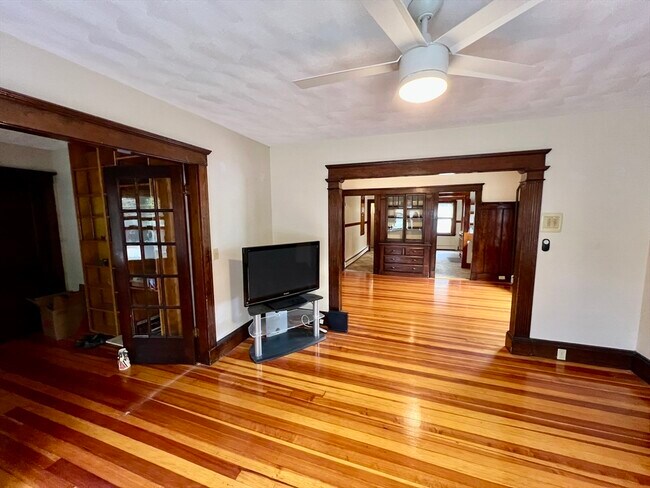 Primary Photo - 40 Copley St