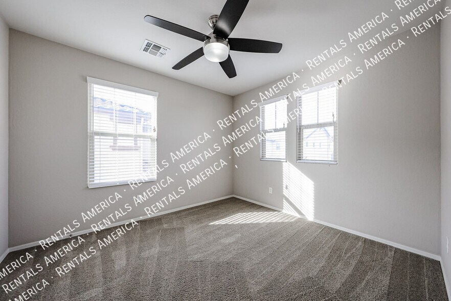 Building Photo - 270 N Scott Dr